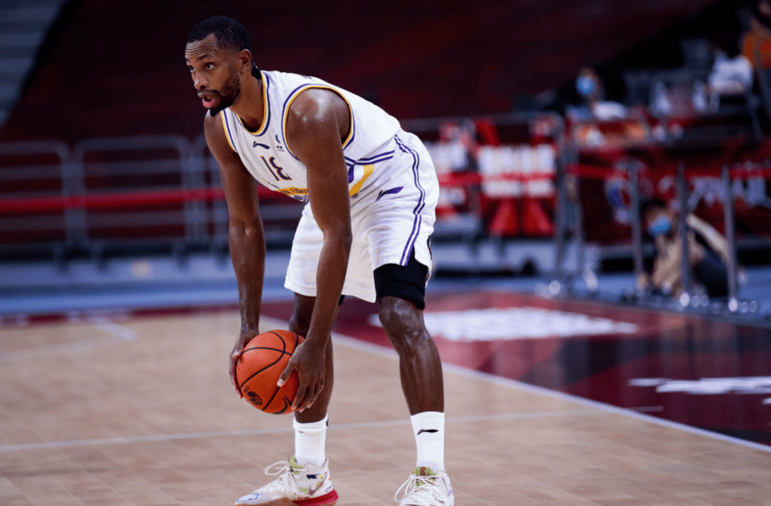 AC米兰发布备战花絮，窗口期队长鼓劲，CBA常规赛任务艰巨，赛季目标并未改变的简单介绍