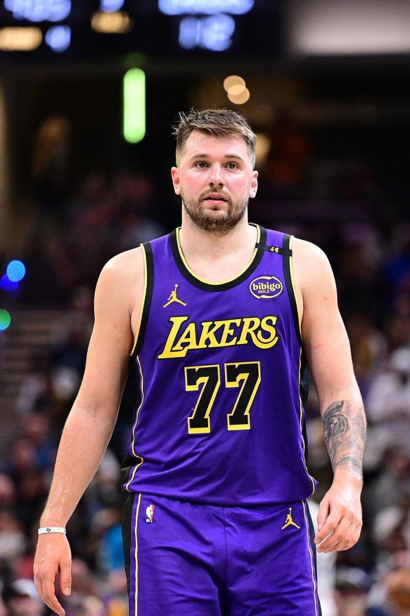 包含纽约尼克斯赛后遗憾出局，志在NBA总决赛名次提升，球迷炸锅，球队文化再被提及的词条